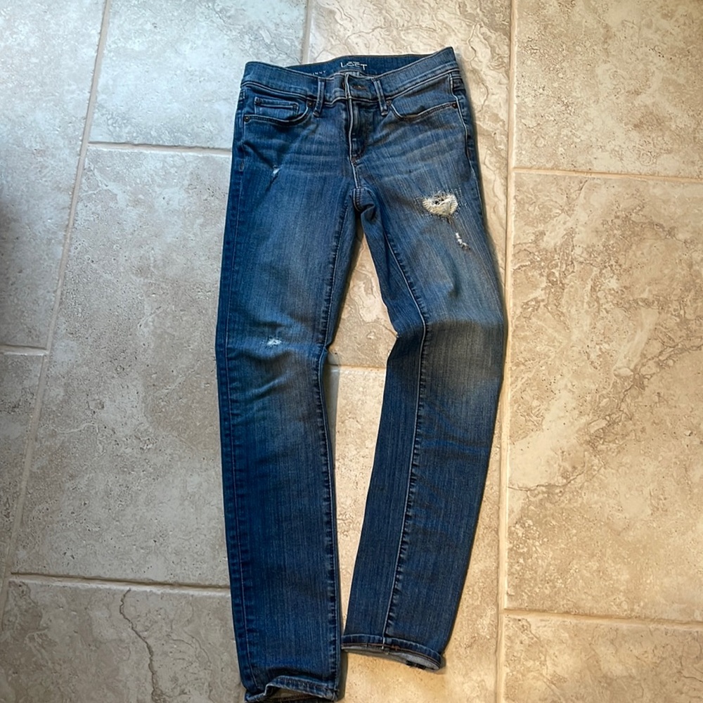 LOFT Modern Skinny Distressed Jeans 25P